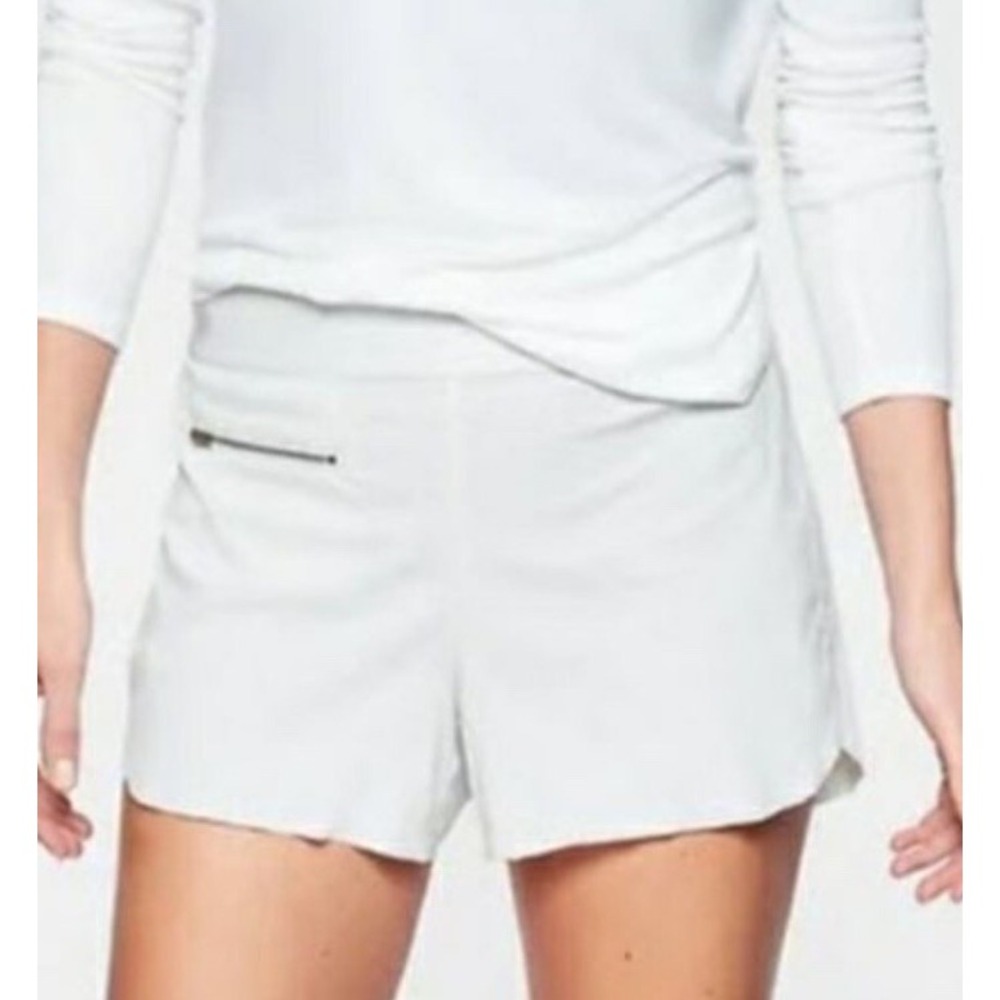 Women's ATHLETA Pull On Stretch mod trekkie Nylon Blend shorts Sz 10 Zip Pockets